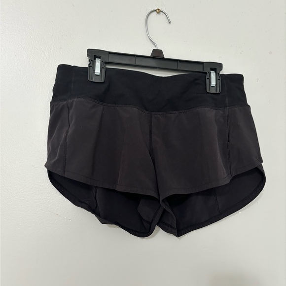 Black lululemon speed up shorts - size 4!!! - Picture 1 of 2